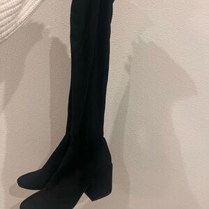 Elegant Black Over-the-Knee Boots